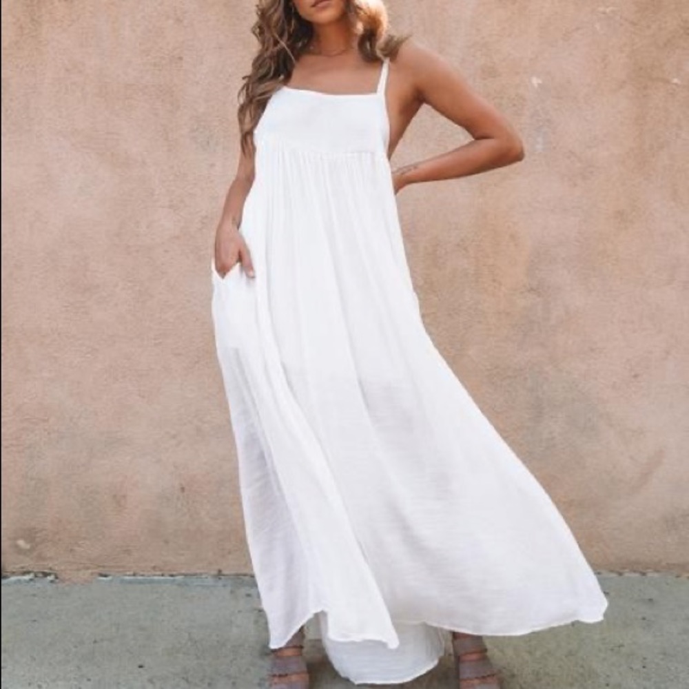 VICI - Elysium Adjustable Pocketed Maxi Dress